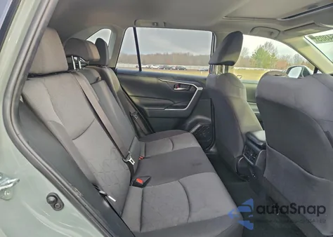 2019 Toyota Rav4 Xle z USA, uszkodzony, nr VIN JTMP1RFV1KJ003389